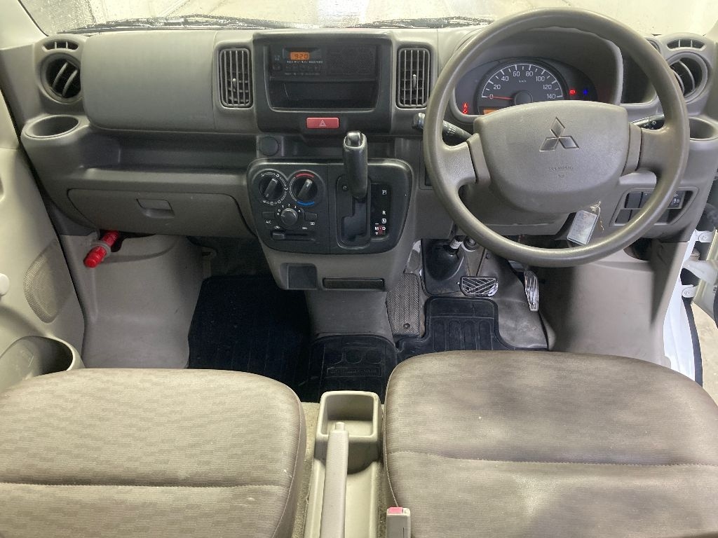 MITSUBISHI MINICAB