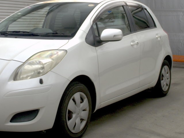 TOYOTA VITZ
