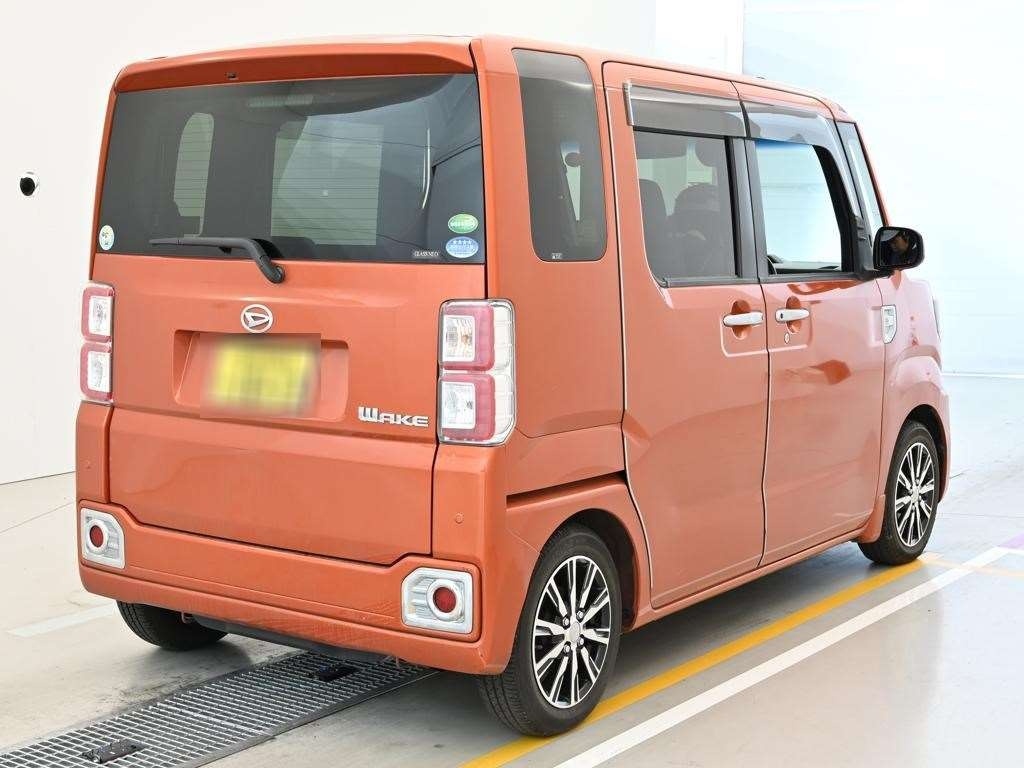 DAIHATSU WAKE