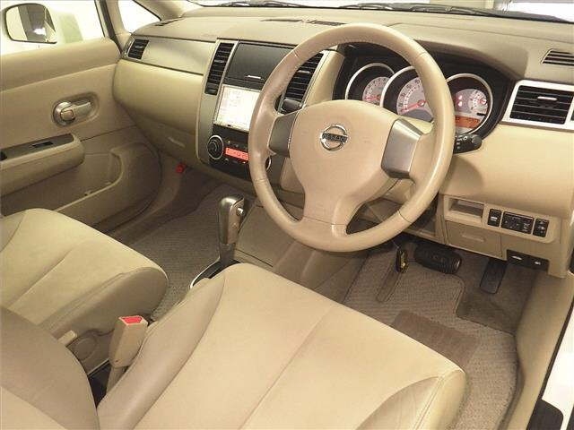 NISSAN TIIDA LATIO