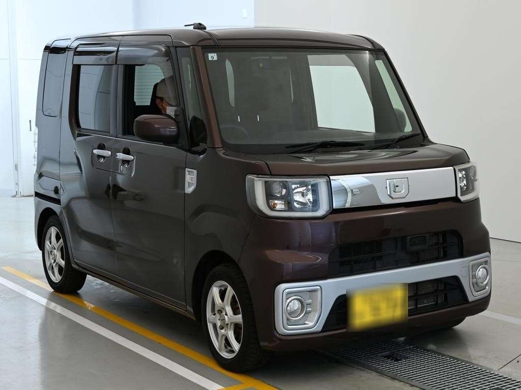 DAIHATSU WAKE