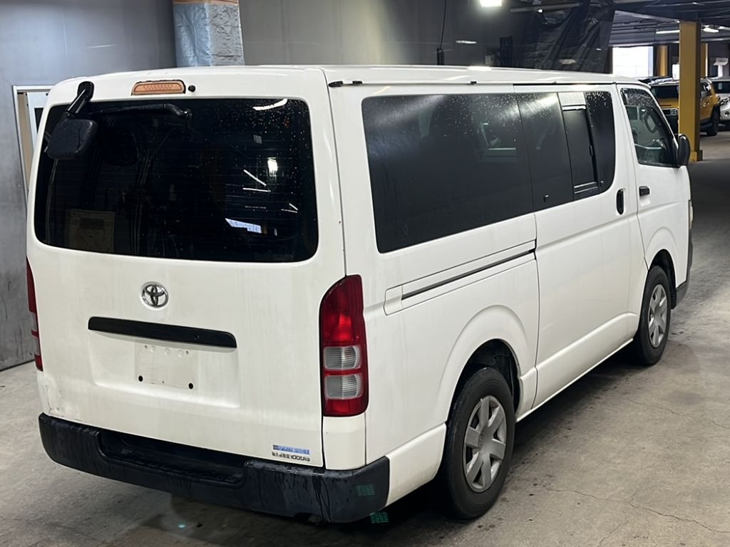 TOYOTA REGIUS ACE