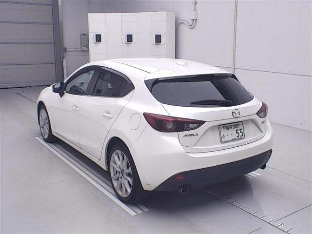 MAZDA AXELA
