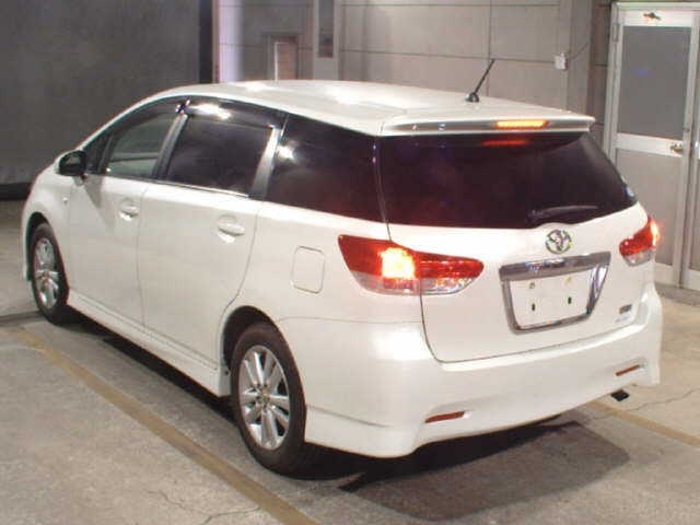 TOYOTA WISH