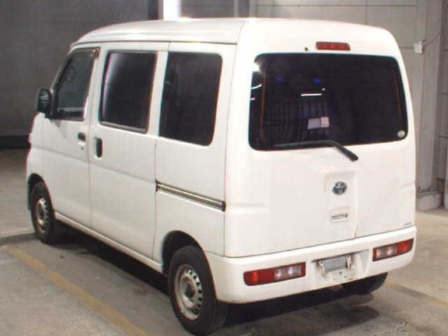 TOYOTA PIXIS VAN