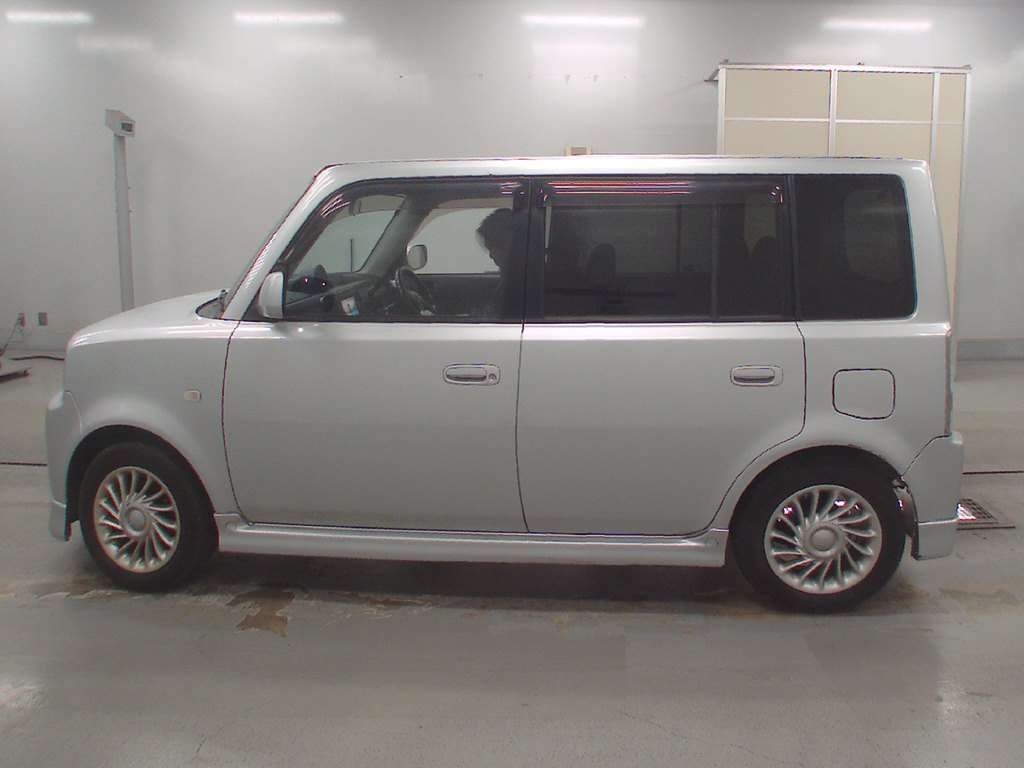 TOYOTA BB