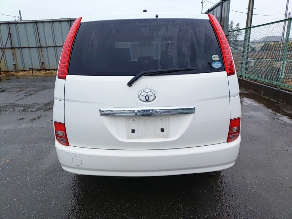 TOYOTA ISIS