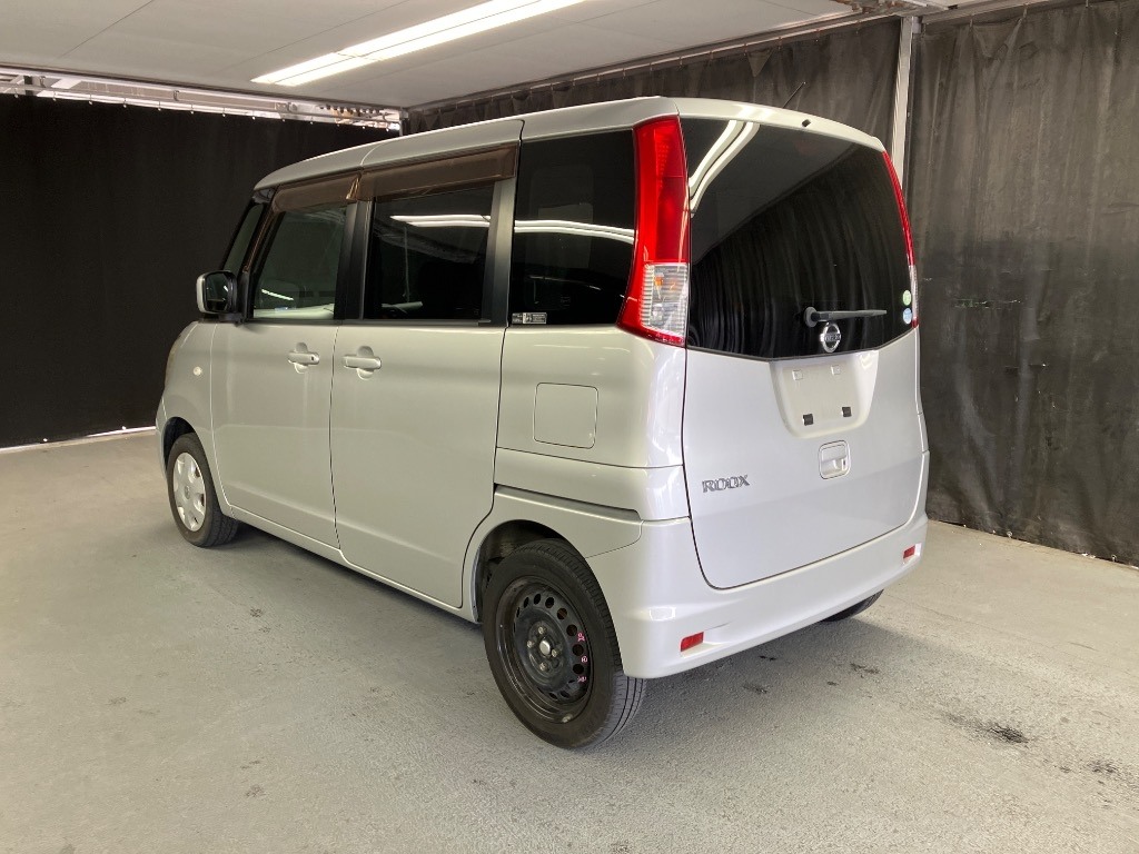 NISSAN ROOX