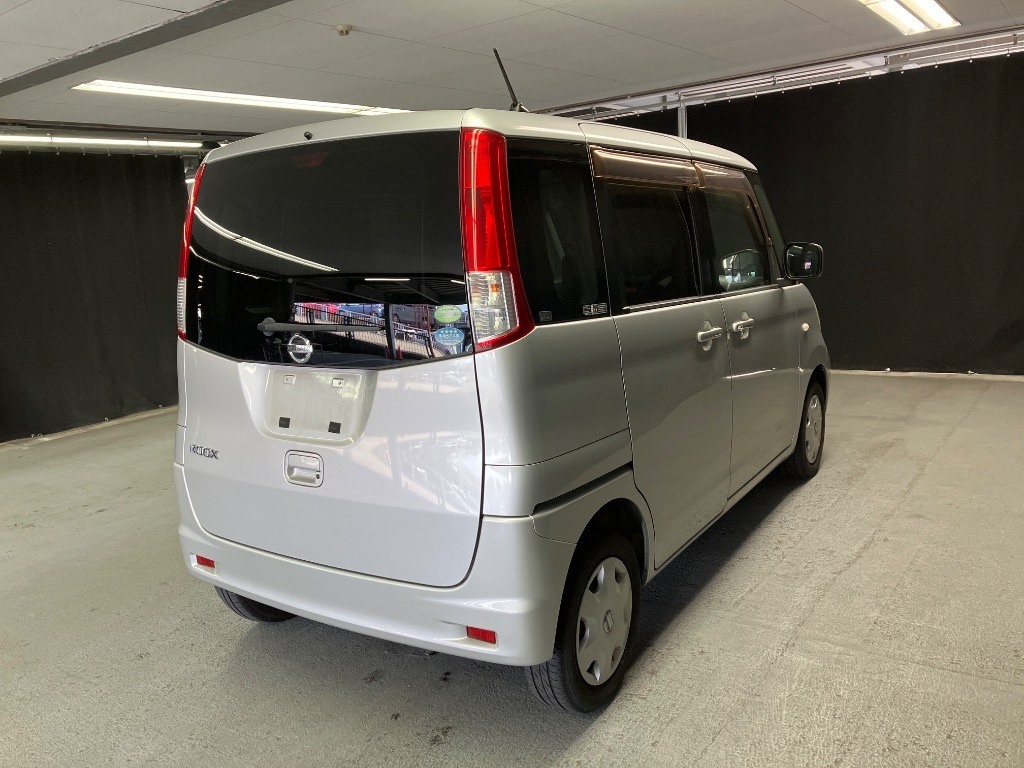 NISSAN ROOX