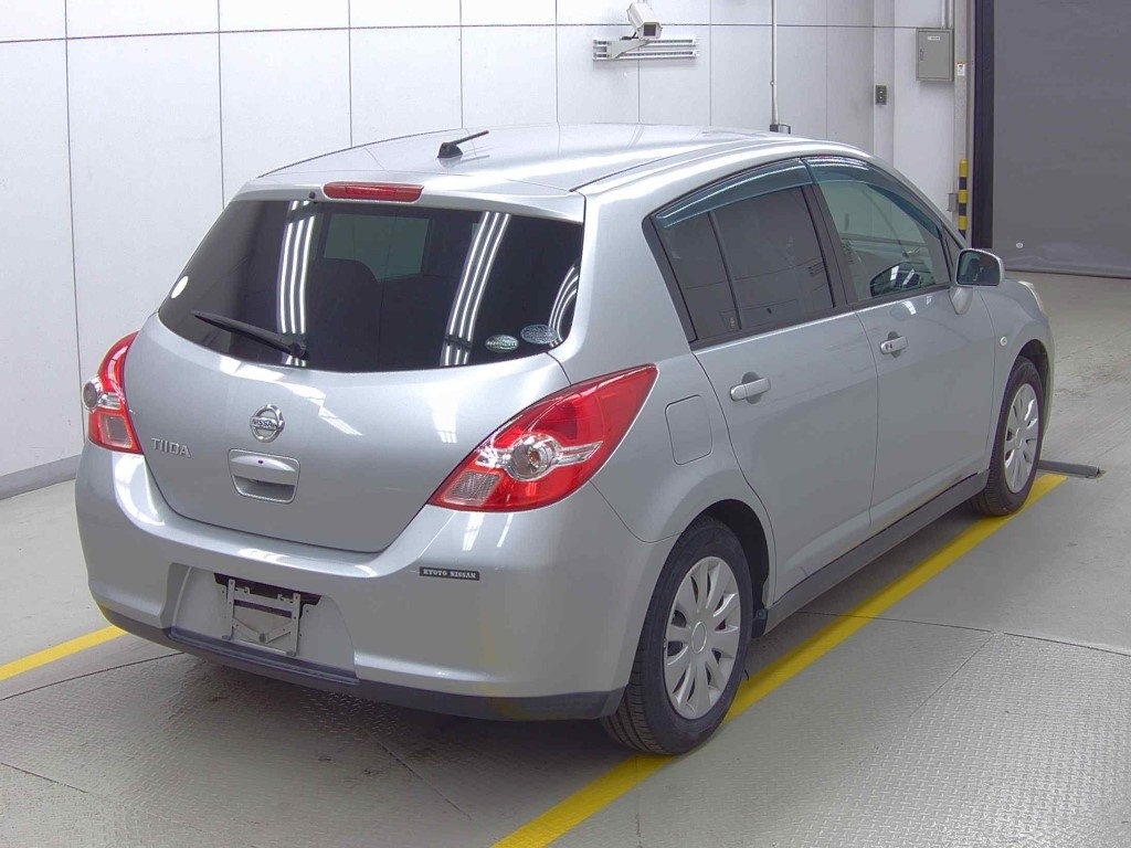 NISSAN TIIDA