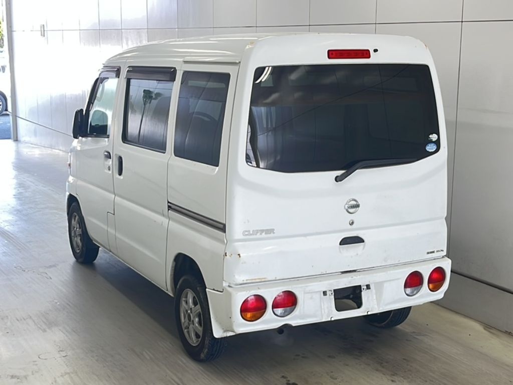 NISSAN CLIPPER