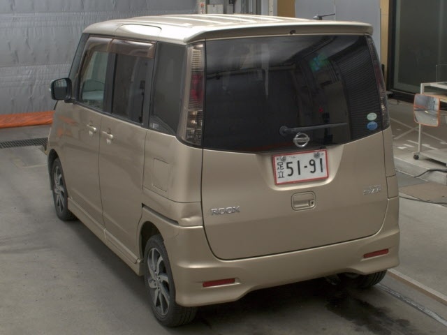 NISSAN ROOX