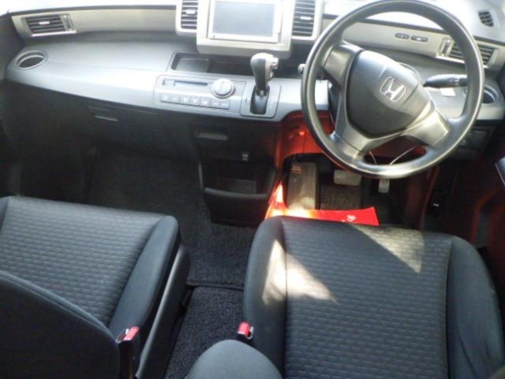 HONDA FREED SPIKE