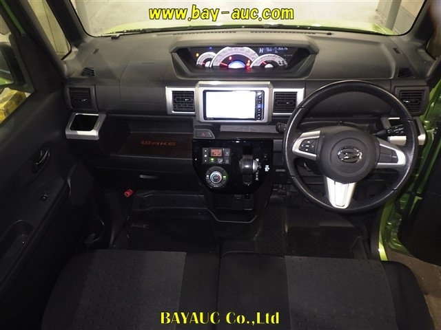 DAIHATSU WAKE