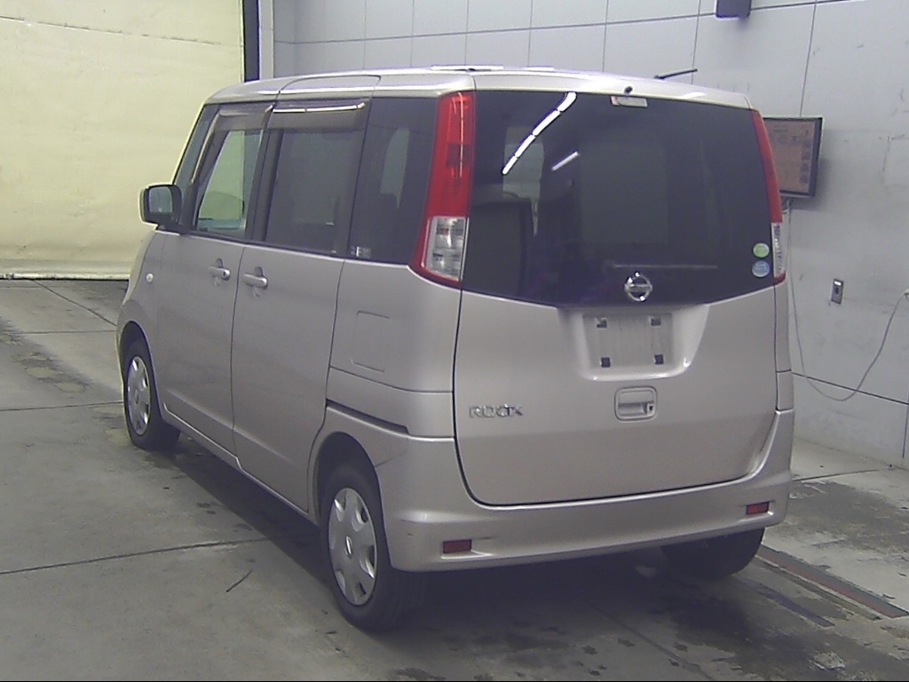 NISSAN ROOX