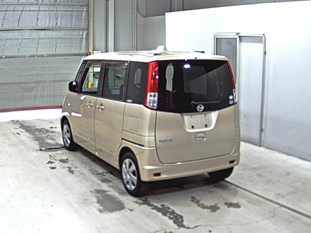NISSAN ROOX