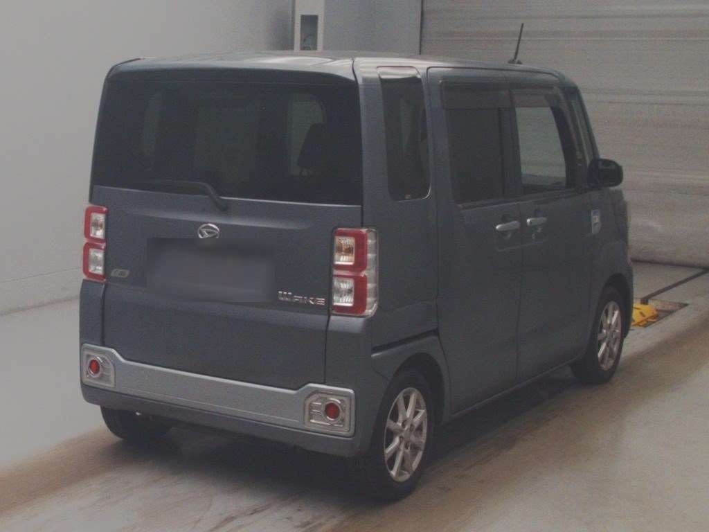 DAIHATSU WAKE