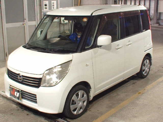 NISSAN ROOX