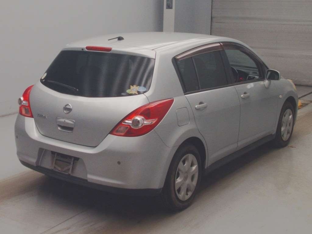NISSAN TIIDA