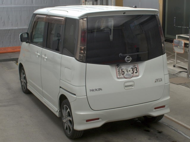 NISSAN ROOX