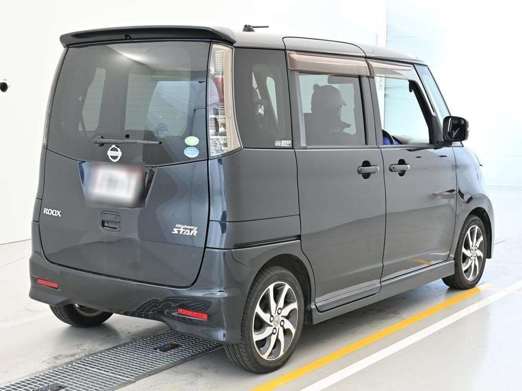 NISSAN ROOX