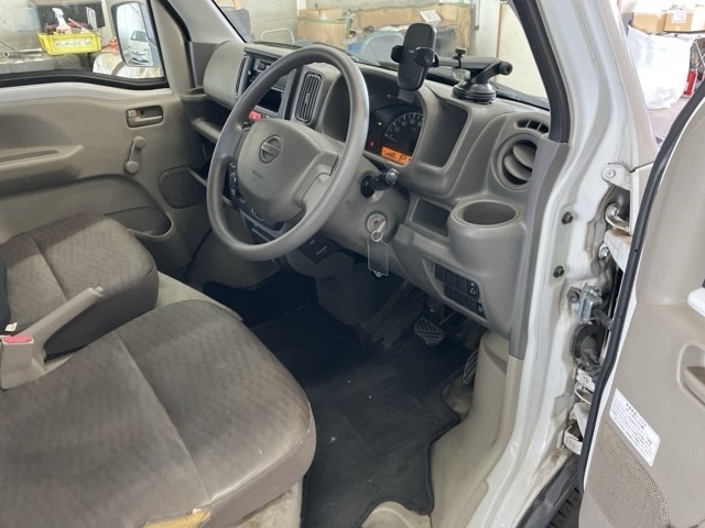 NISSAN NV100 CLIPPER