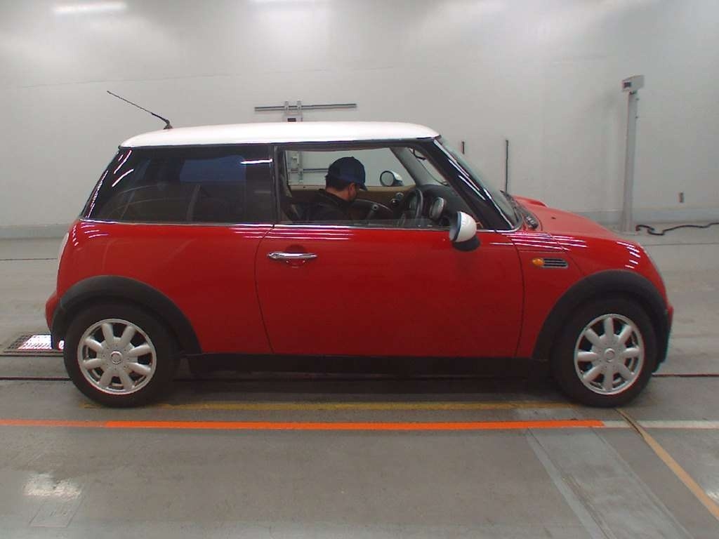 MINI HATCH