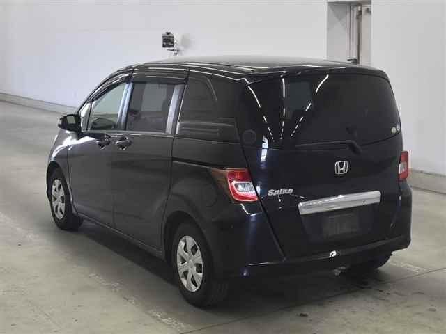 HONDA FREED SPIKE