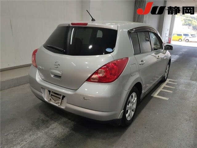 NISSAN TIIDA