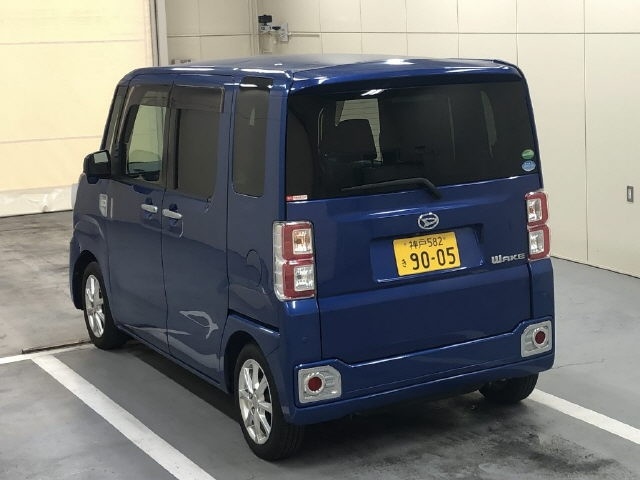 DAIHATSU WAKE