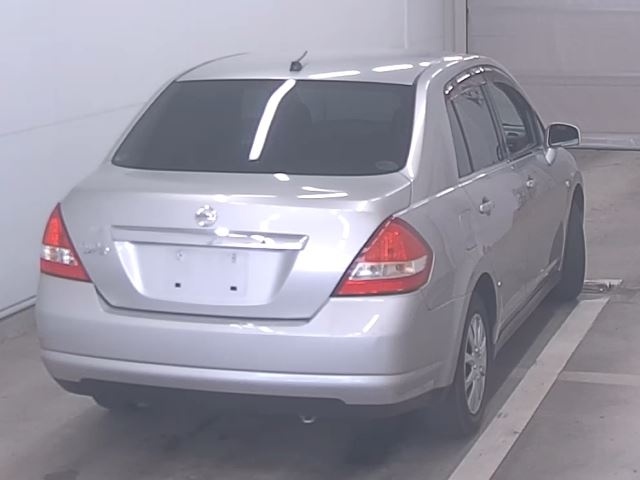 NISSAN TIIDA LATIO
