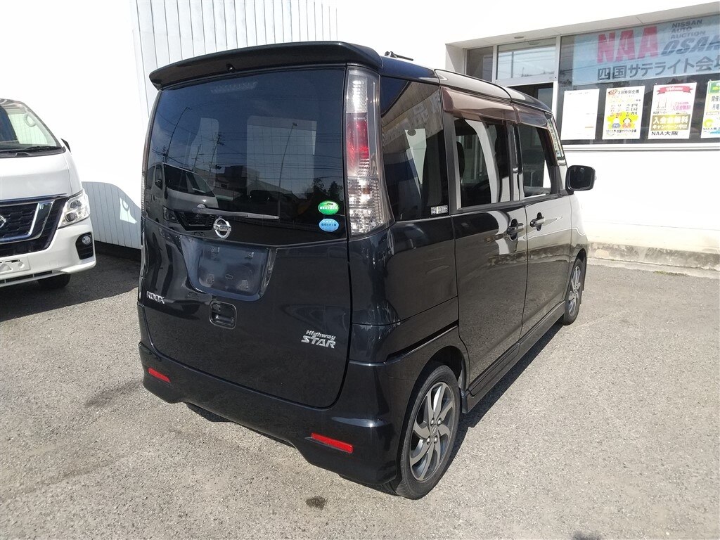 NISSAN ROOX