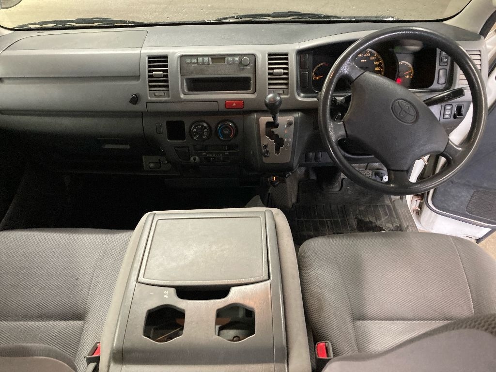 TOYOTA REGIUS ACE