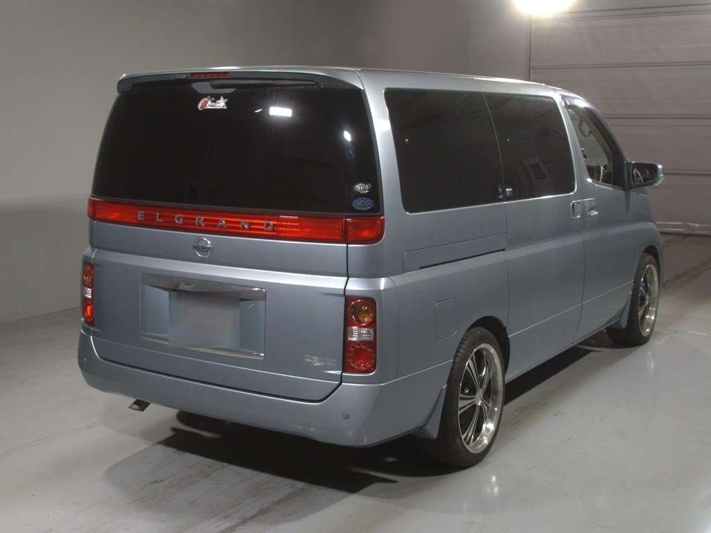 NISSAN ELGRAND