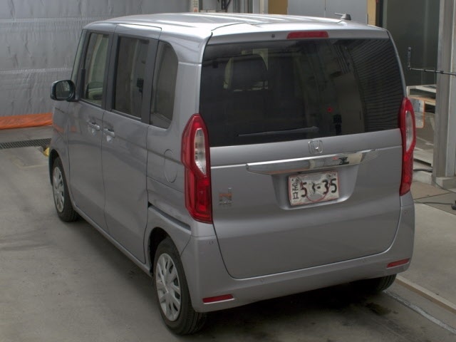 HONDA N-BOX