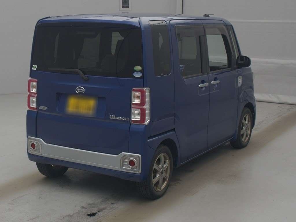 DAIHATSU WAKE