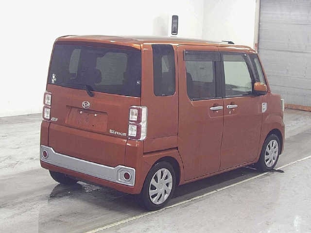 DAIHATSU WAKE