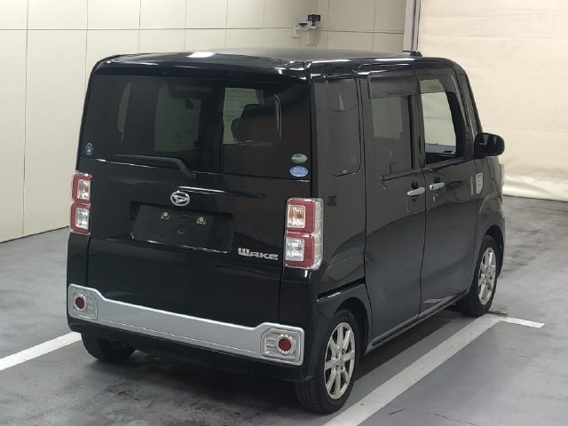 DAIHATSU WAKE