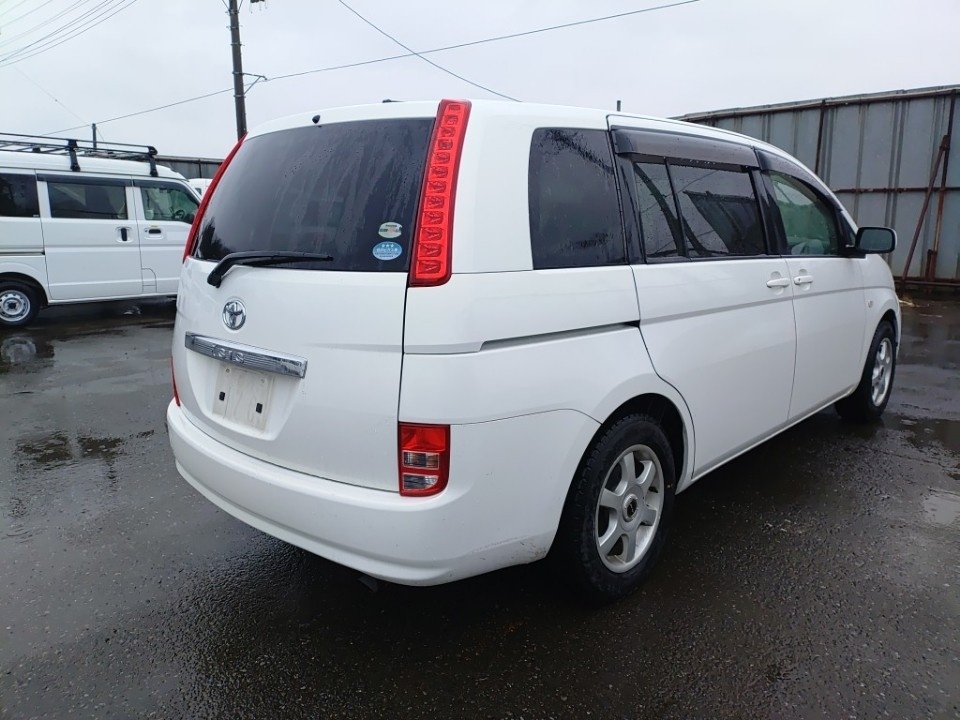 TOYOTA ISIS