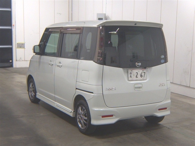 NISSAN ROOX
