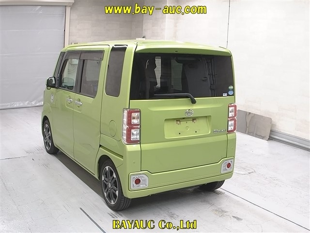 DAIHATSU WAKE