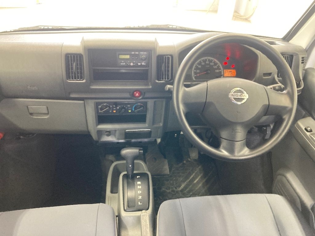NISSAN NV100 CLIPPER
