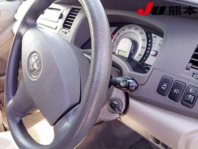 TOYOTA ISIS