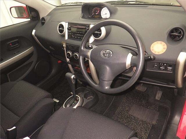 TOYOTA IST