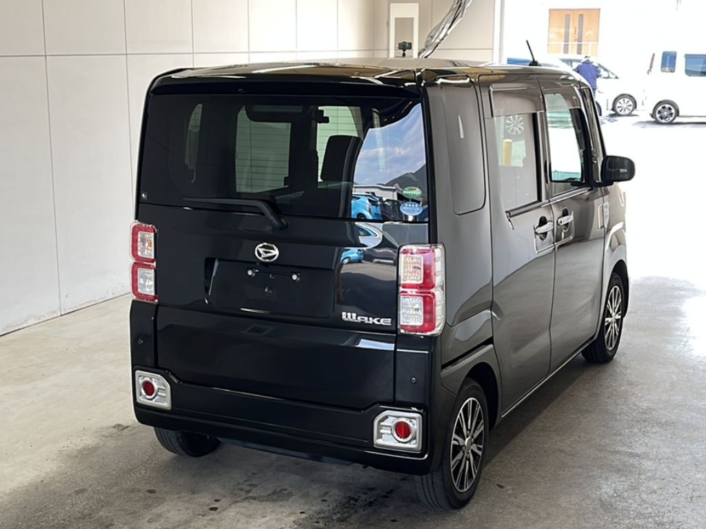 DAIHATSU WAKE
