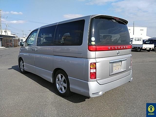 NISSAN ELGRAND