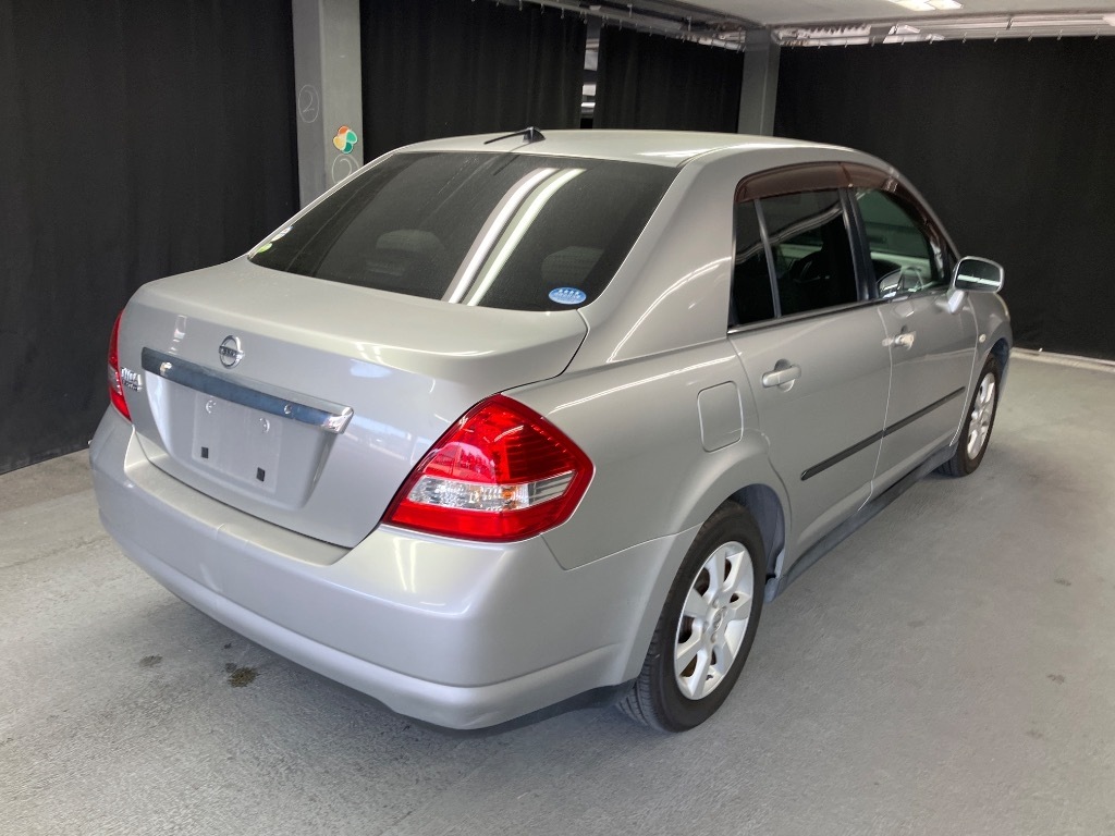 NISSAN TIIDA LATIO