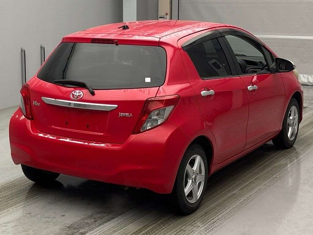 TOYOTA VITZ