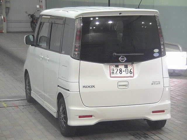 NISSAN ROOX