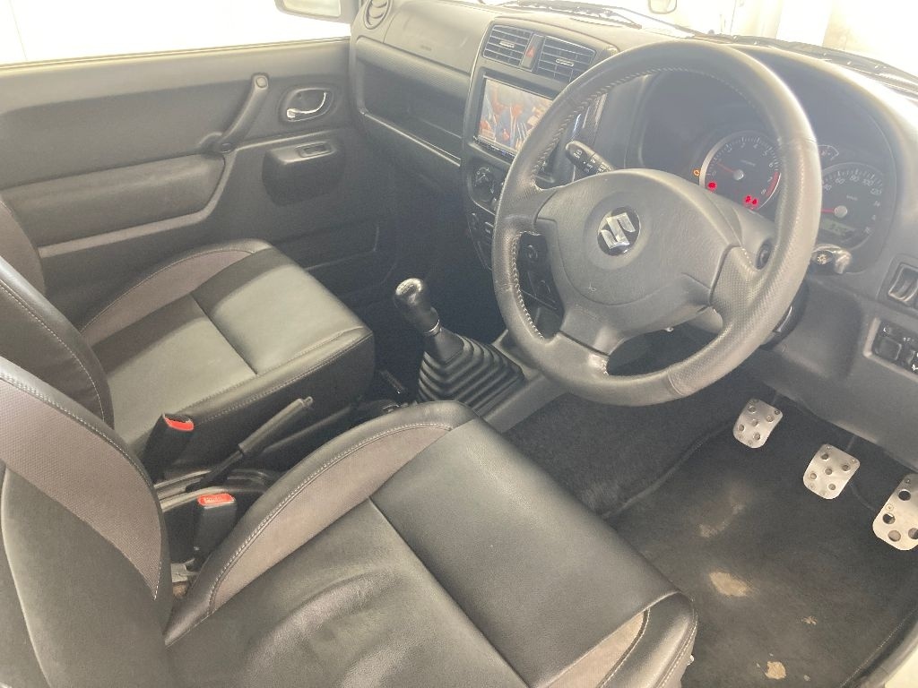 SUZUKI JIMNY SIERRA